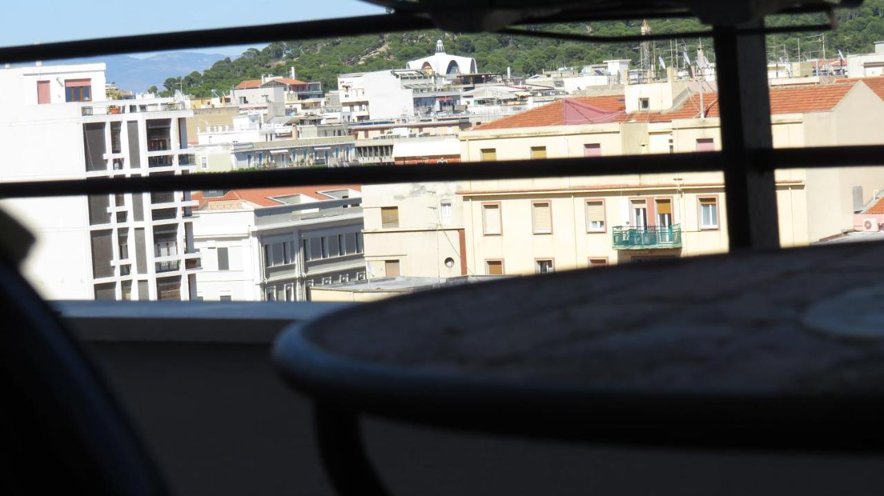 Luna Rossa Rooms Cagliari Buitenkant foto