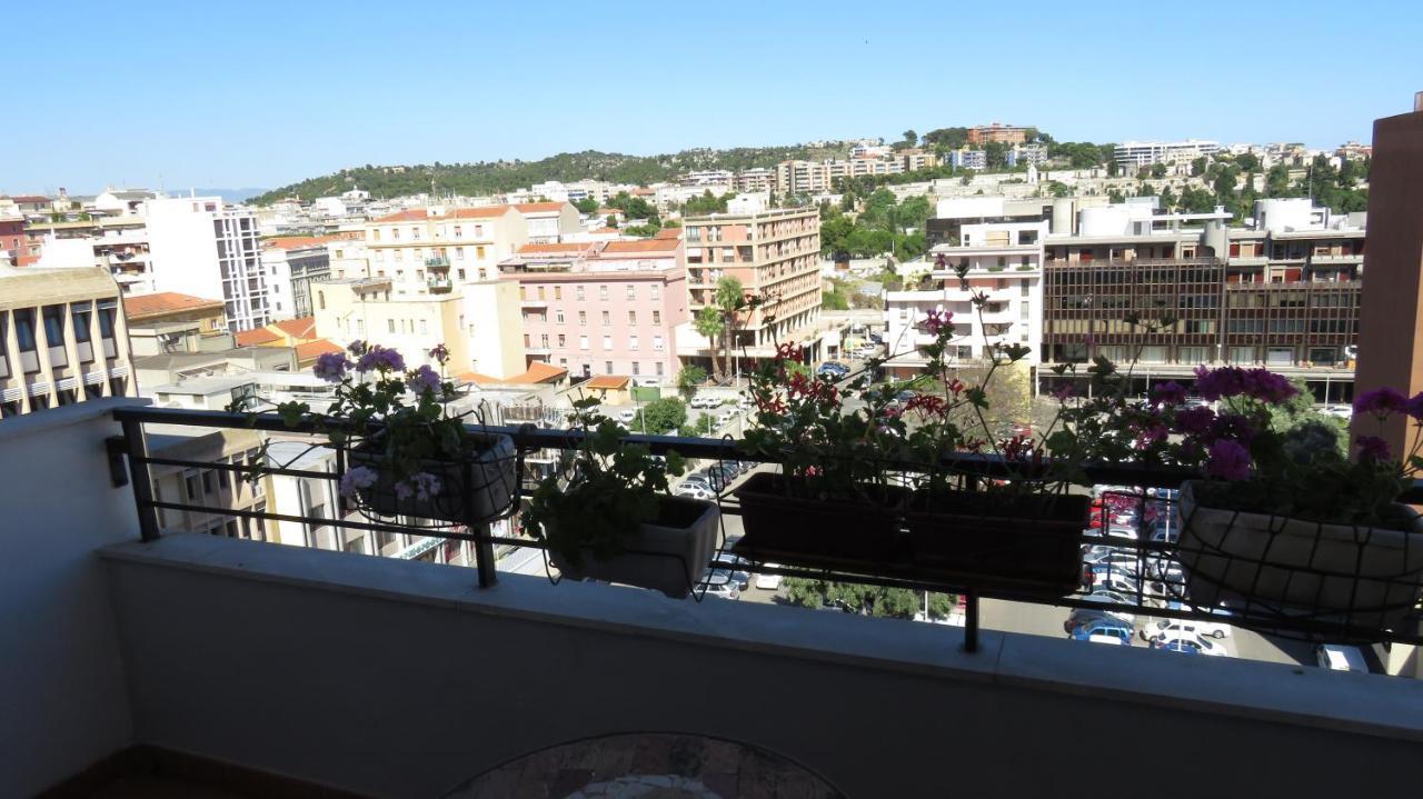 Luna Rossa Rooms Cagliari Buitenkant foto