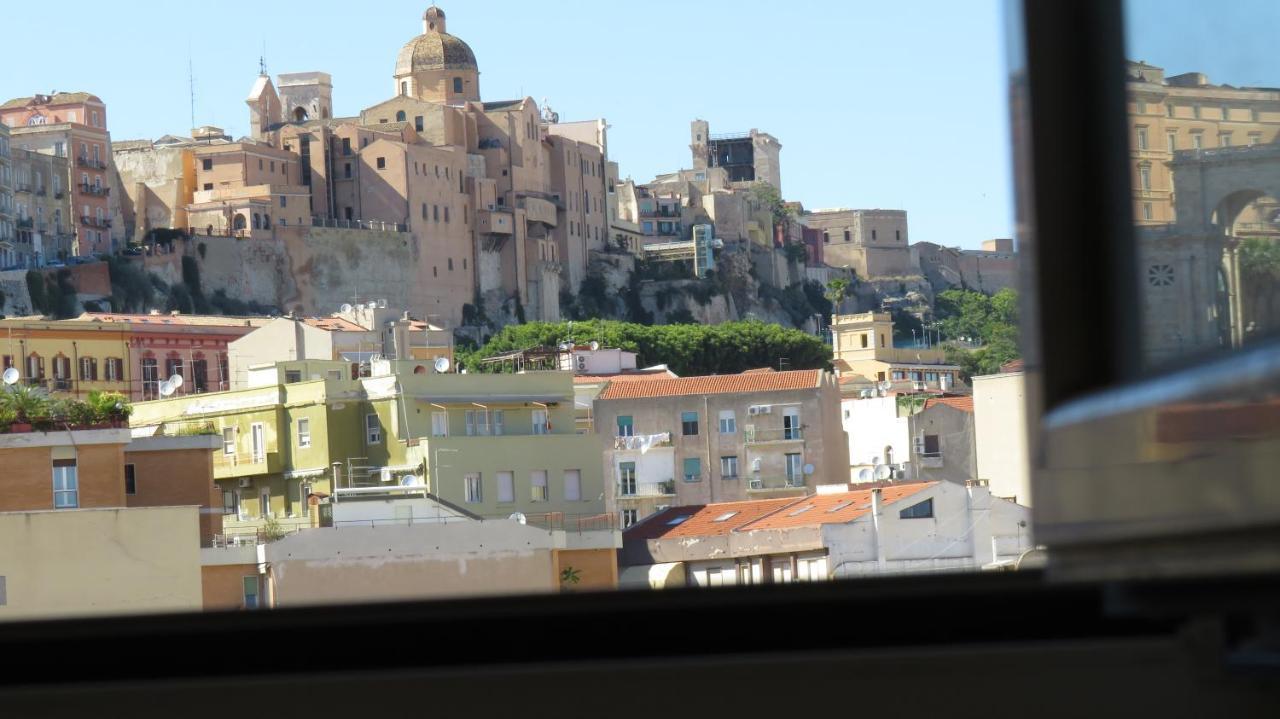 Luna Rossa Rooms Cagliari Buitenkant foto